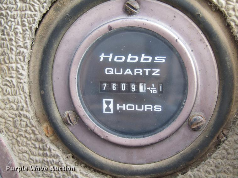 image for item DE5895 1993 Champion 720A motor grader