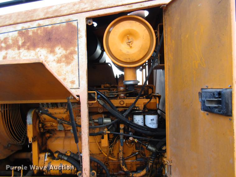 image for item DE5895 1993 Champion 720A motor grader