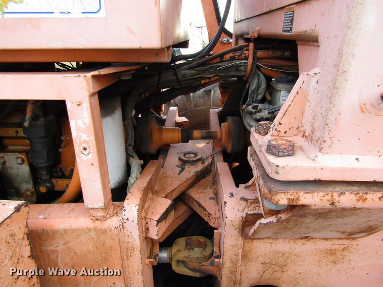 image for item DE5895 1993 Champion 720A motor grader