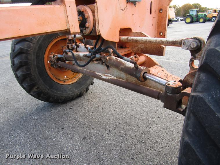 image for item DE5895 1993 Champion 720A motor grader