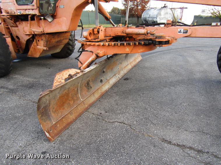 image for item DE5895 1993 Champion 720A motor grader