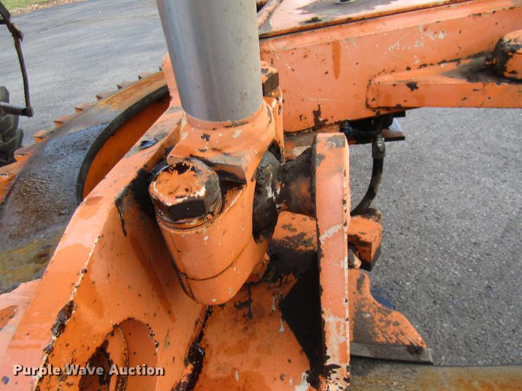 image for item DE5895 1993 Champion 720A motor grader