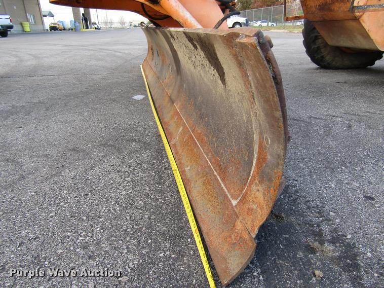 image for item DE5895 1993 Champion 720A motor grader