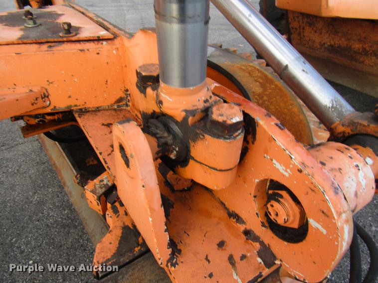 image for item DE5895 1993 Champion 720A motor grader