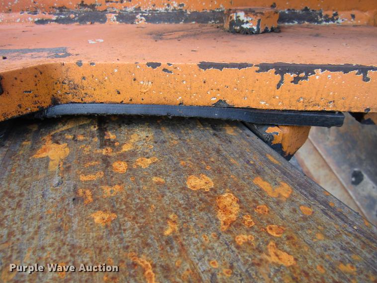 image for item DE5895 1993 Champion 720A motor grader