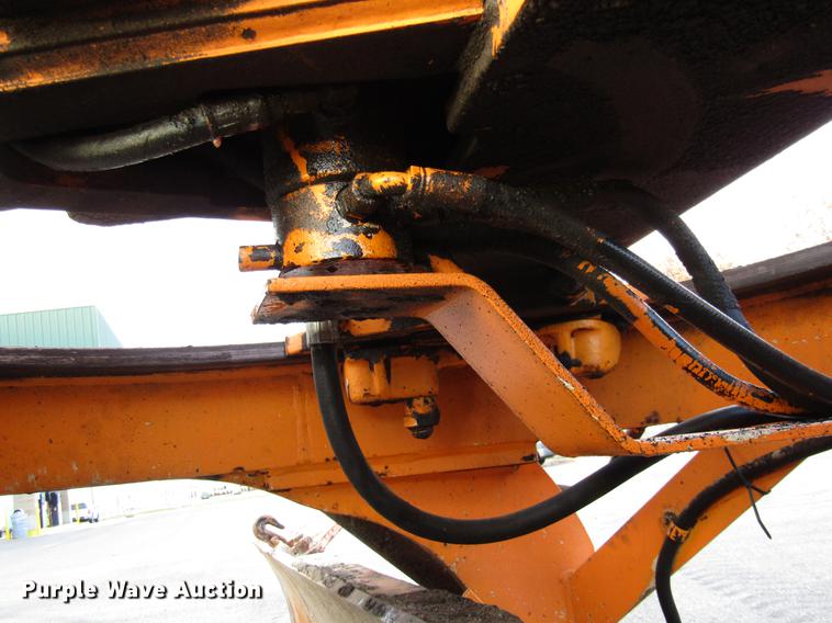 image for item DE5895 1993 Champion 720A motor grader