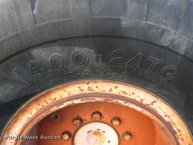 image for item DE5895 1993 Champion 720A motor grader