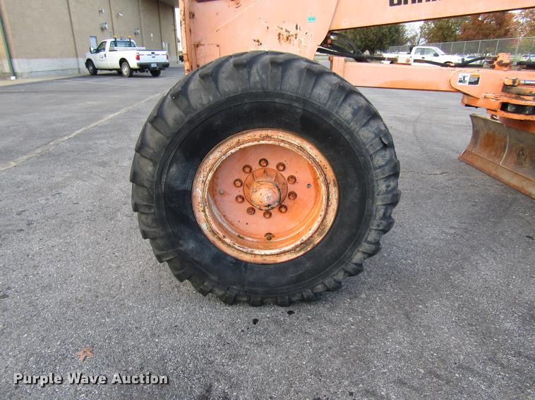 image for item DE5895 1993 Champion 720A motor grader