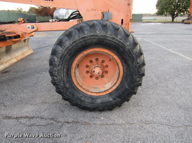 image for item DE5895 1993 Champion 720A motor grader