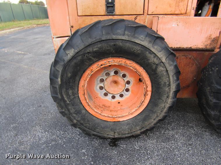 image for item DE5895 1993 Champion 720A motor grader