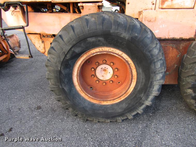 image for item DE5895 1993 Champion 720A motor grader