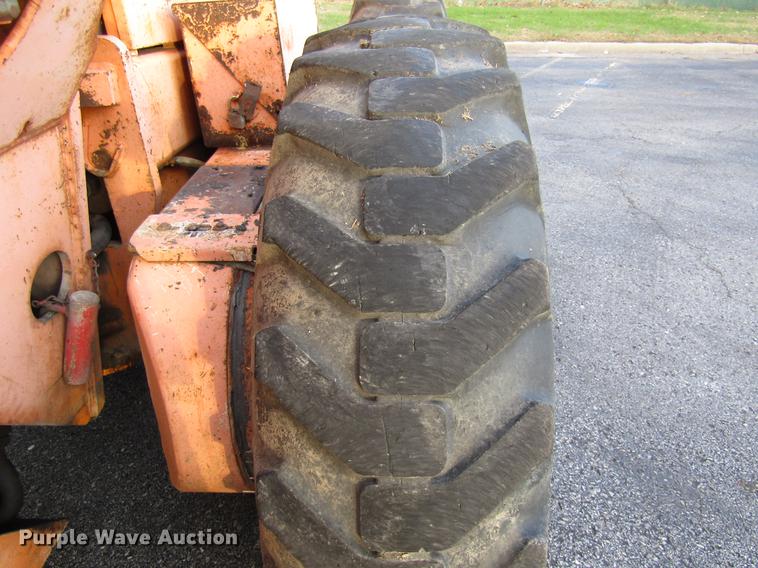 image for item DE5895 1993 Champion 720A motor grader