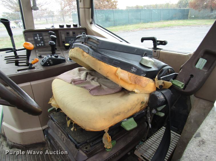 image for item DE5899 2001 John Deere 6410 tractor