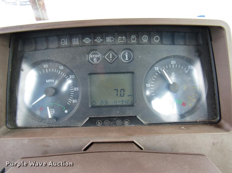 image for item DE5899 2001 John Deere 6410 tractor