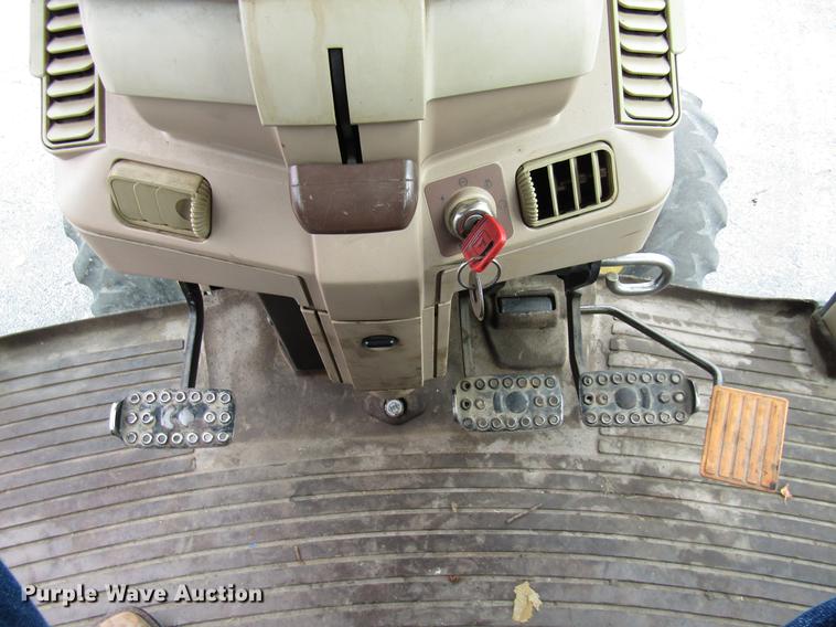 image for item DE5899 2001 John Deere 6410 tractor