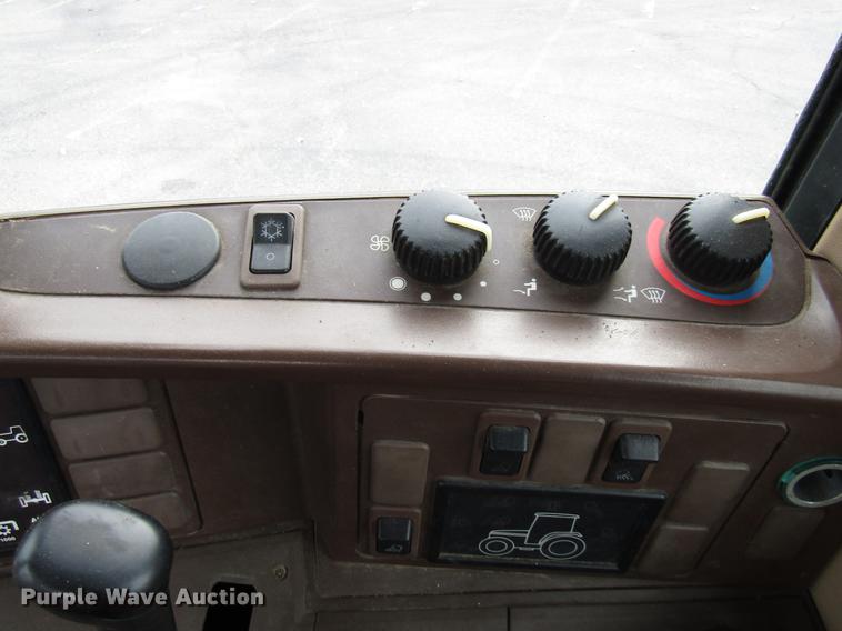 image for item DE5899 2001 John Deere 6410 tractor