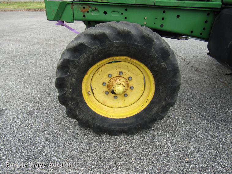 image for item DE5899 2001 John Deere 6410 tractor