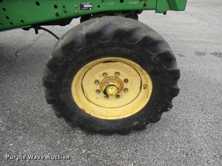 image for item DE5899 2001 John Deere 6410 tractor