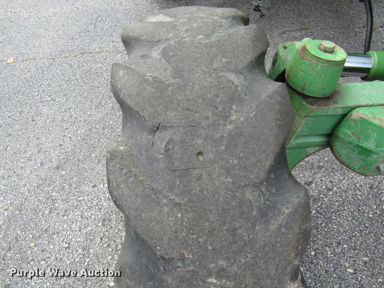 image for item DE5899 2001 John Deere 6410 tractor