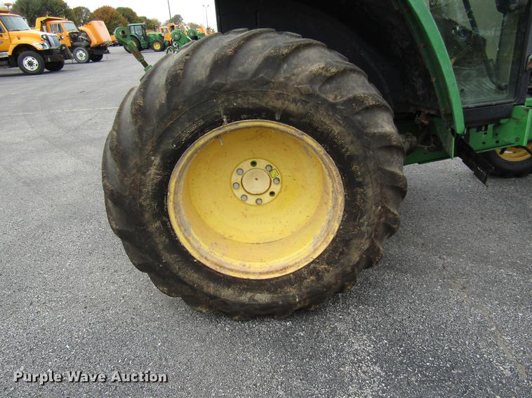 image for item DE5899 2001 John Deere 6410 tractor