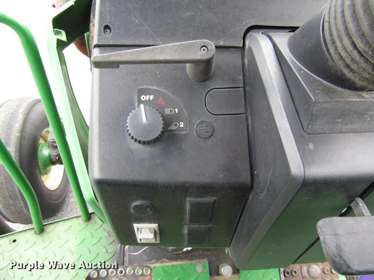 image for item DE5902 2001 John Deere 6410 tractor