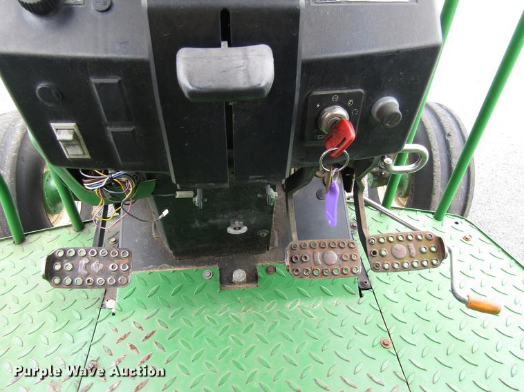 image for item DE5902 2001 John Deere 6410 tractor