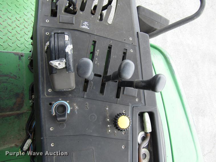 image for item DE5902 2001 John Deere 6410 tractor