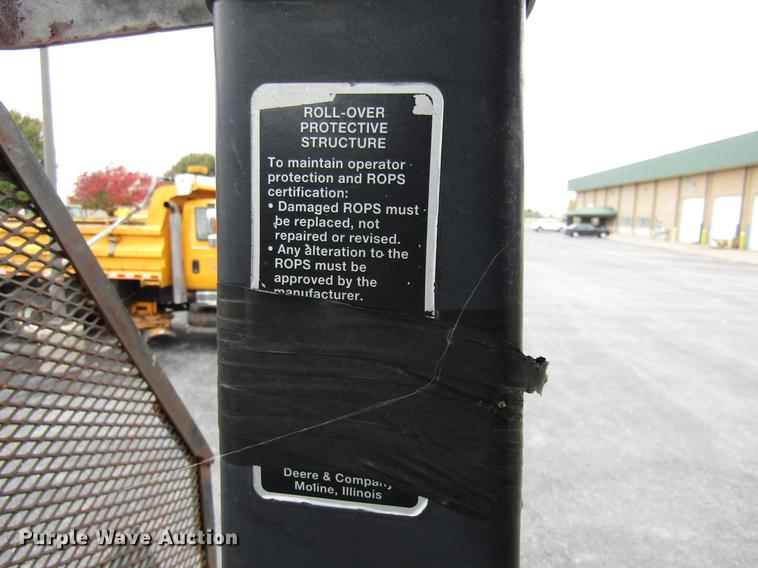 image for item DE5902 2001 John Deere 6410 tractor