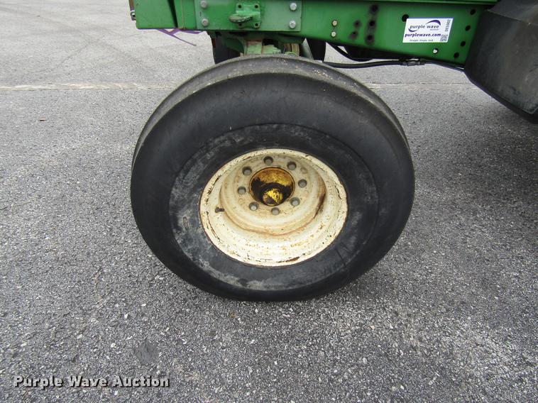 image for item DE5902 2001 John Deere 6410 tractor