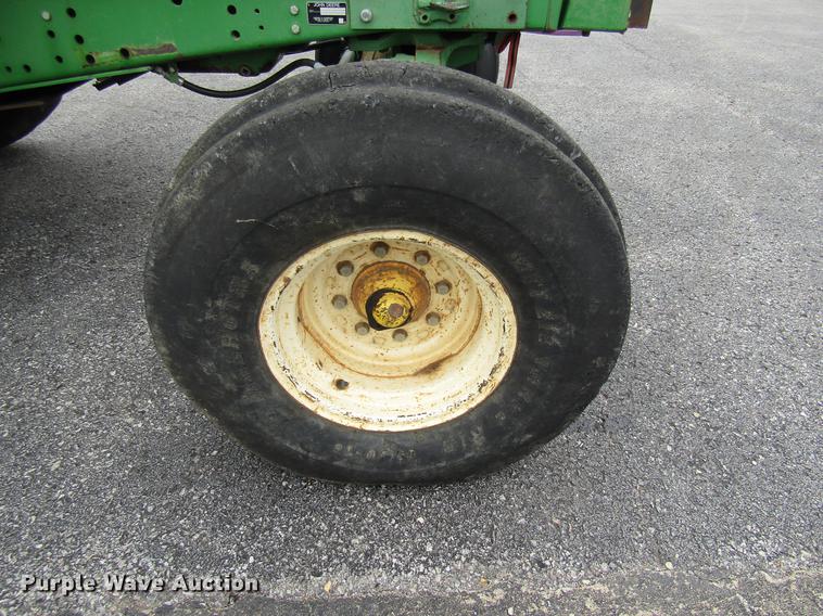 image for item DE5902 2001 John Deere 6410 tractor