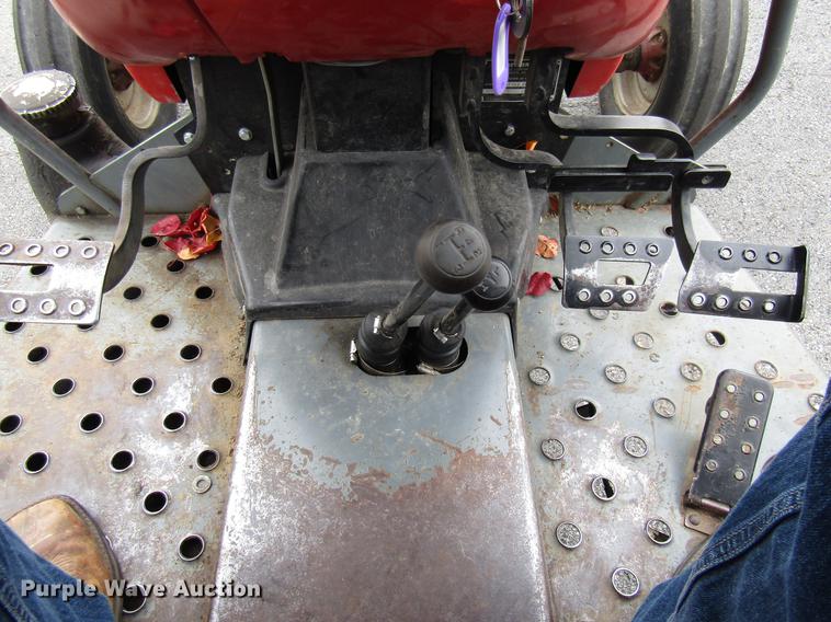 image for item DE5903 2000 Massey-Ferguson 4263 tractor