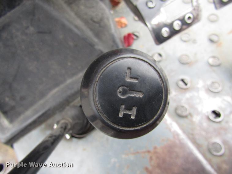 image for item DE5903 2000 Massey-Ferguson 4263 tractor