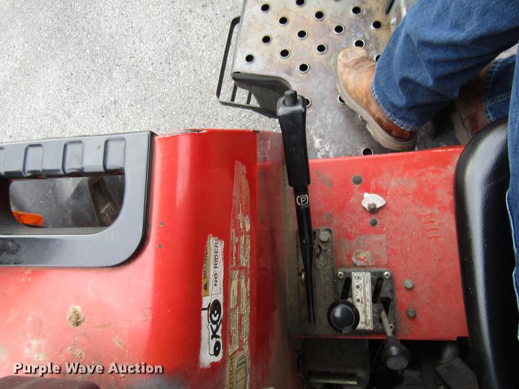 image for item DE5903 2000 Massey-Ferguson 4263 tractor