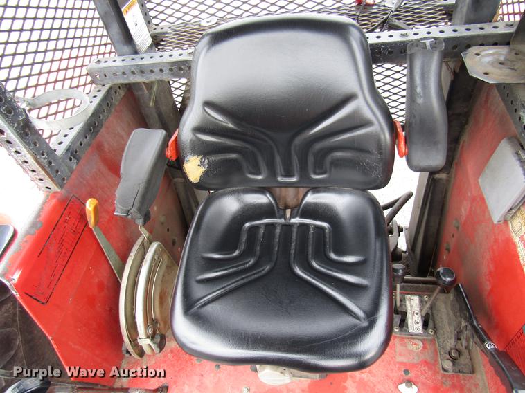 image for item DE5903 2000 Massey-Ferguson 4263 tractor