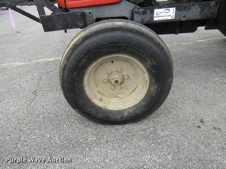 image for item DE5903 2000 Massey-Ferguson 4263 tractor