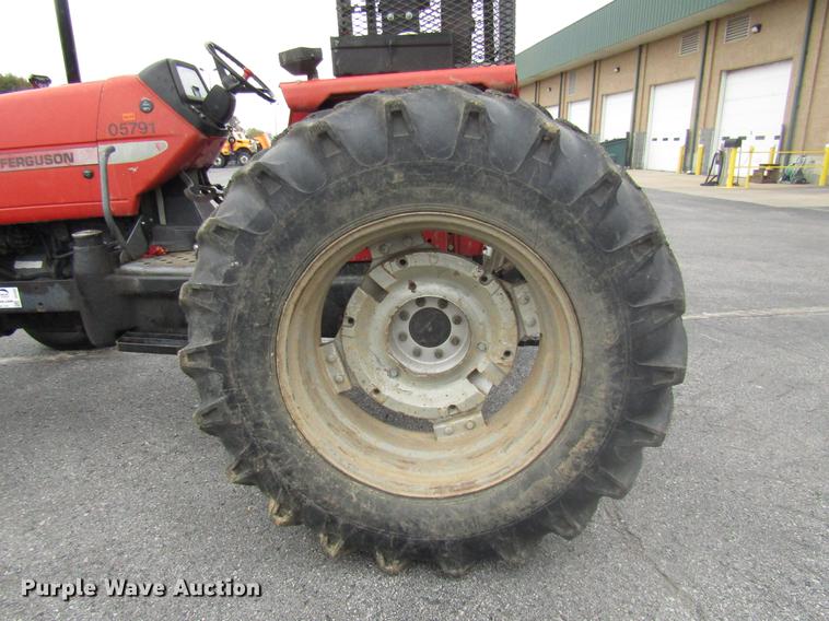 image for item DE5903 2000 Massey-Ferguson 4263 tractor