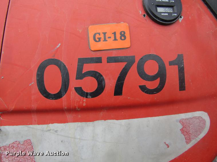 image for item DE5903 2000 Massey-Ferguson 4263 tractor