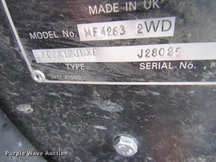 image for item DE5903 2000 Massey-Ferguson 4263 tractor