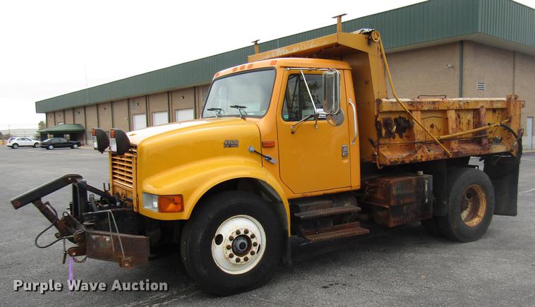 image for item DE5904 1997 International 4900 dump truck