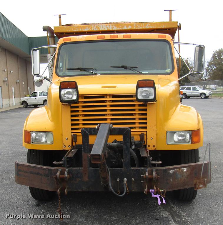 image for item DE5904 1997 International 4900 dump truck