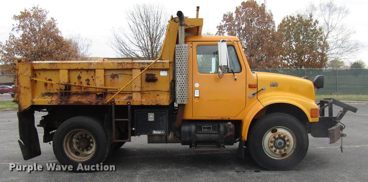 image for item DE5904 1997 International 4900 dump truck