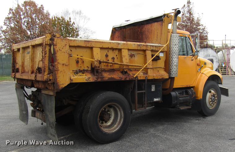 image for item DE5904 1997 International 4900 dump truck