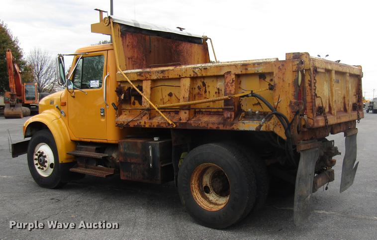 image for item DE5904 1997 International 4900 dump truck