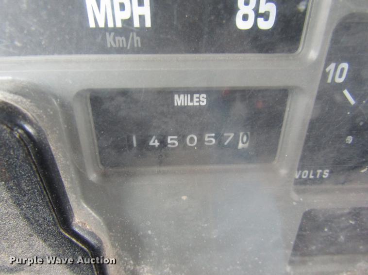 image for item DE5904 1997 International 4900 dump truck