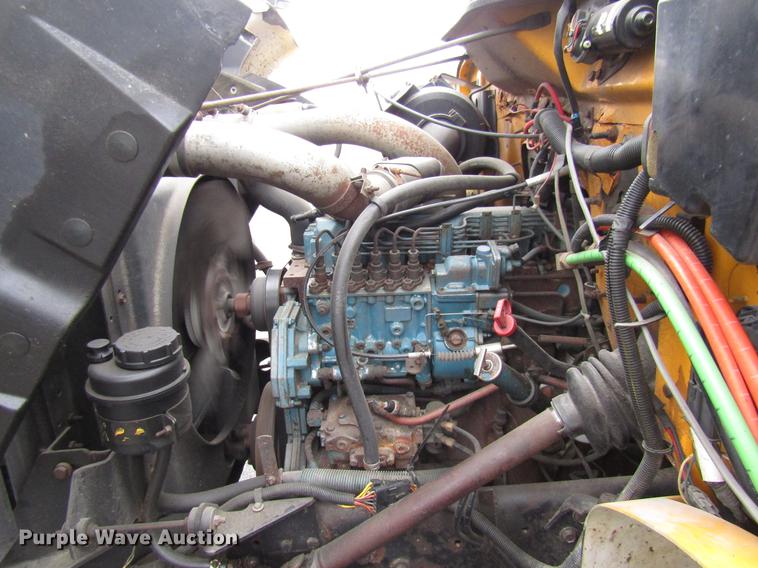 image for item DE5904 1997 International 4900 dump truck