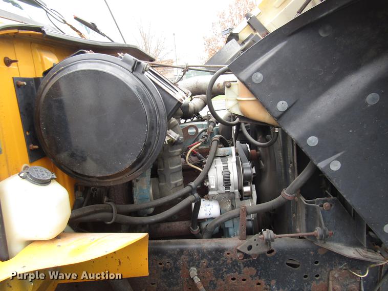 image for item DE5904 1997 International 4900 dump truck