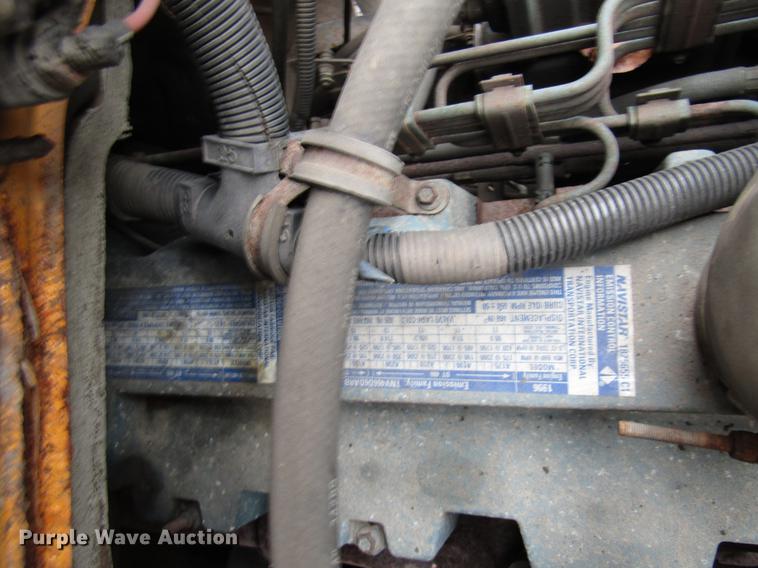 image for item DE5904 1997 International 4900 dump truck