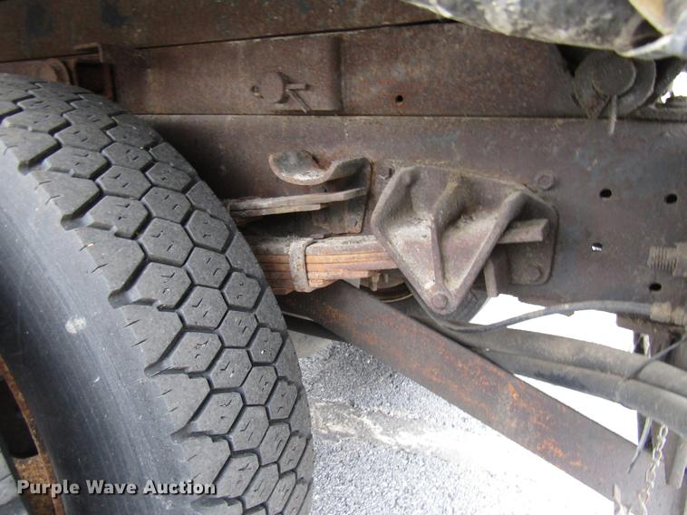 image for item DE5904 1997 International 4900 dump truck