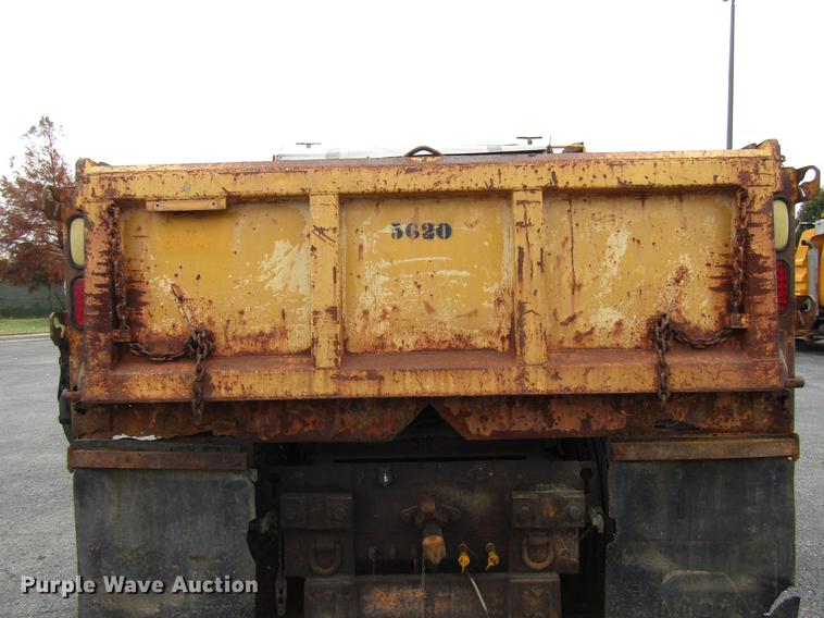 image for item DE5904 1997 International 4900 dump truck