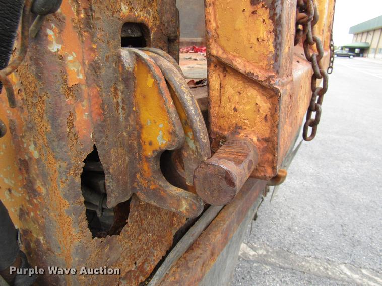 image for item DE5904 1997 International 4900 dump truck